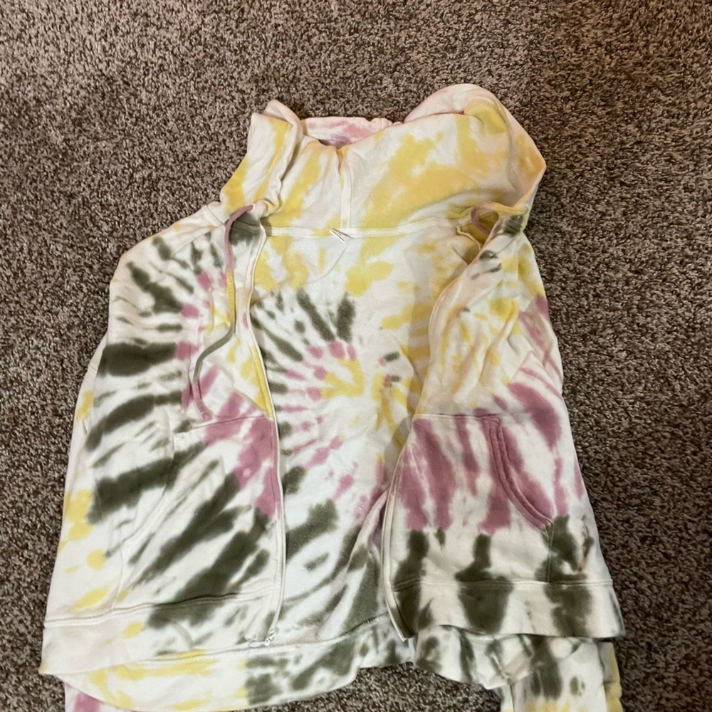old navy zip up sweatshirt